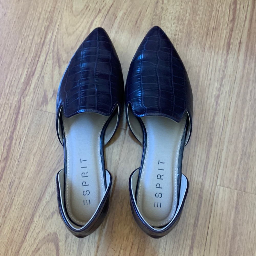Esprit Women Sandal. Burgundy color. New!